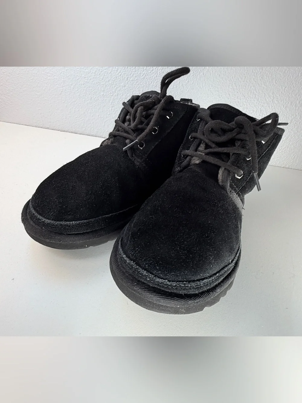 UGG Neumel Black Suede Shearling Chukka Boots Mens 10